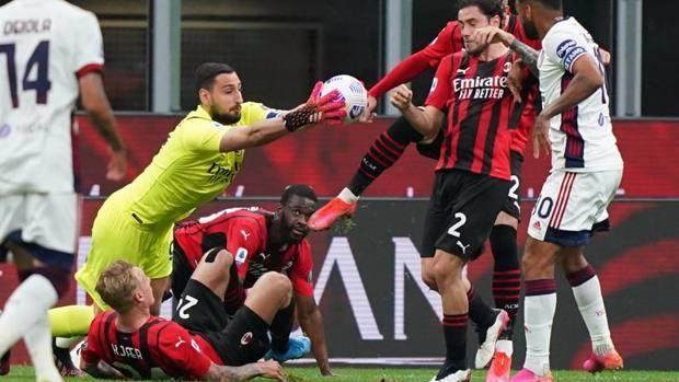 世界杯客户端下载-米兰交白卷憾失“赛点” 末轮死磕真蓝黑