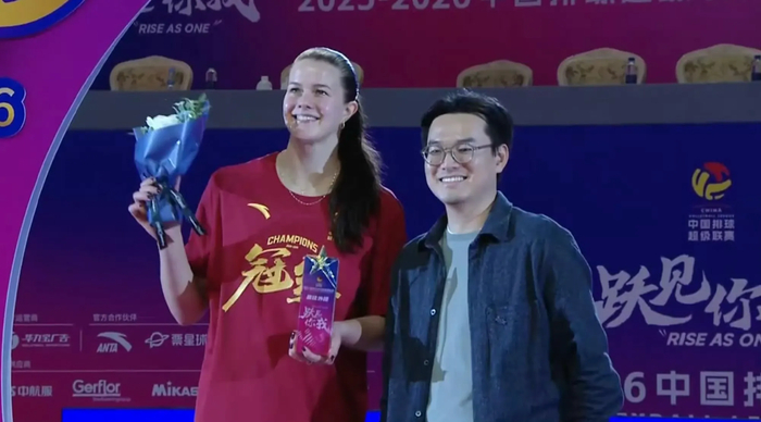 世界杯官方直播平台-别再骂本土球员了！看完排超各位置真相，才懂联赛真的在进步|拦网|二传|梅丽萨-瓦尔加斯|伊莎贝拉.哈克|沃龙科娃_新浪新闻